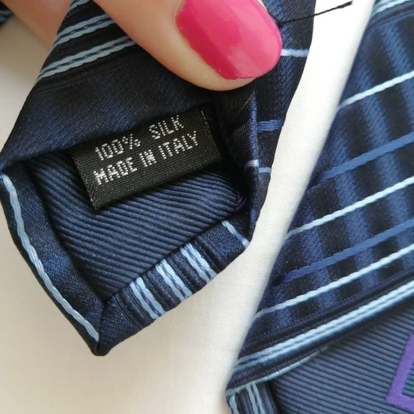 Dolce & Gabbana Silk Textured Navy and Blue Striped Tie Classic Luxury - Picture 13 of 15